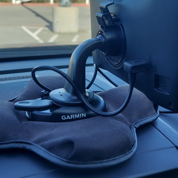 Garmin touch screen GPS excellent condition - Picture 4 of 5